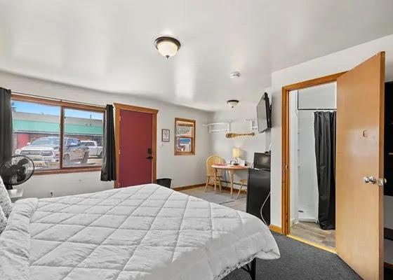 Lift Landing Hotel Idaho Springs Exterior photo